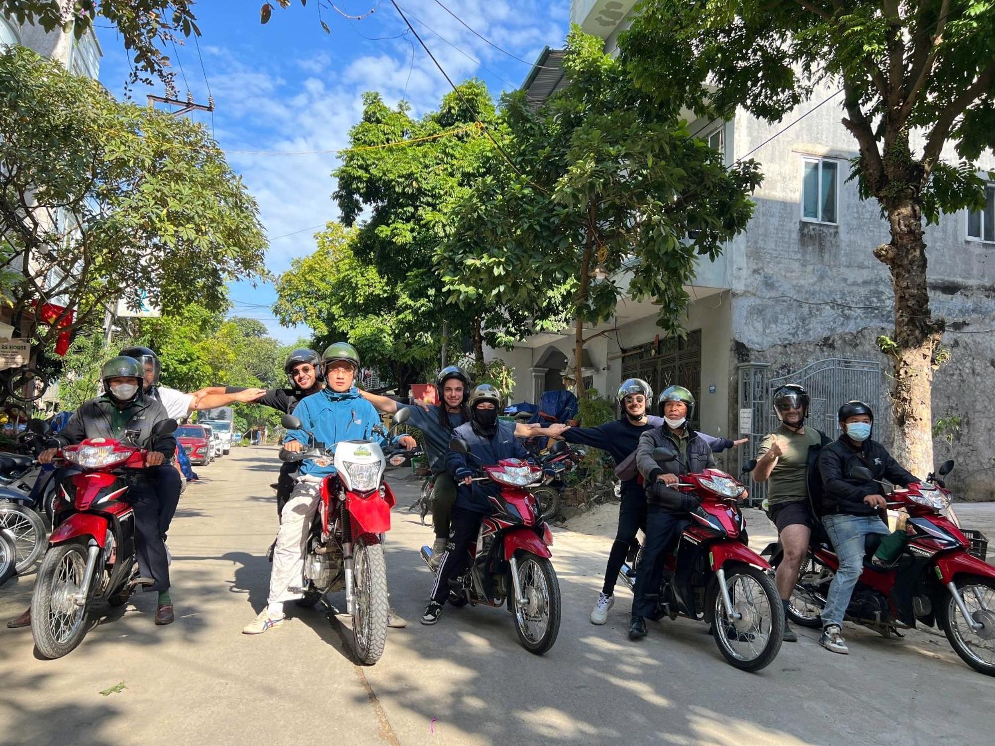 Green Riders House - Motorbike Rental & Tours Као Банг Екстериор снимка